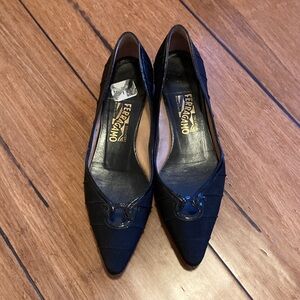 Salvatore Ferragamo Women's Black Pointy toe Flats